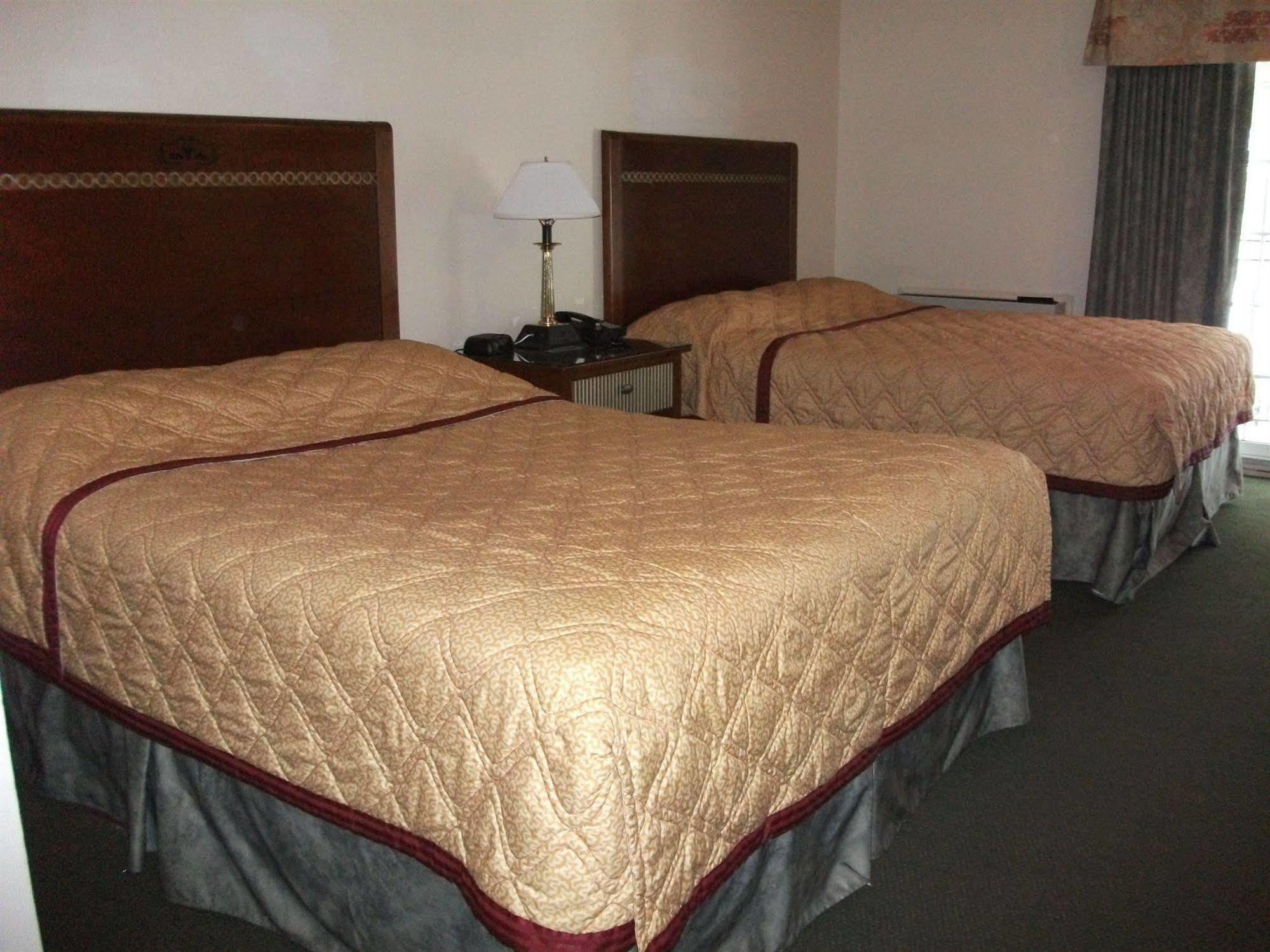 Travelodge By Wyndham ווסאגה ביץ' מראה חיצוני תמונה