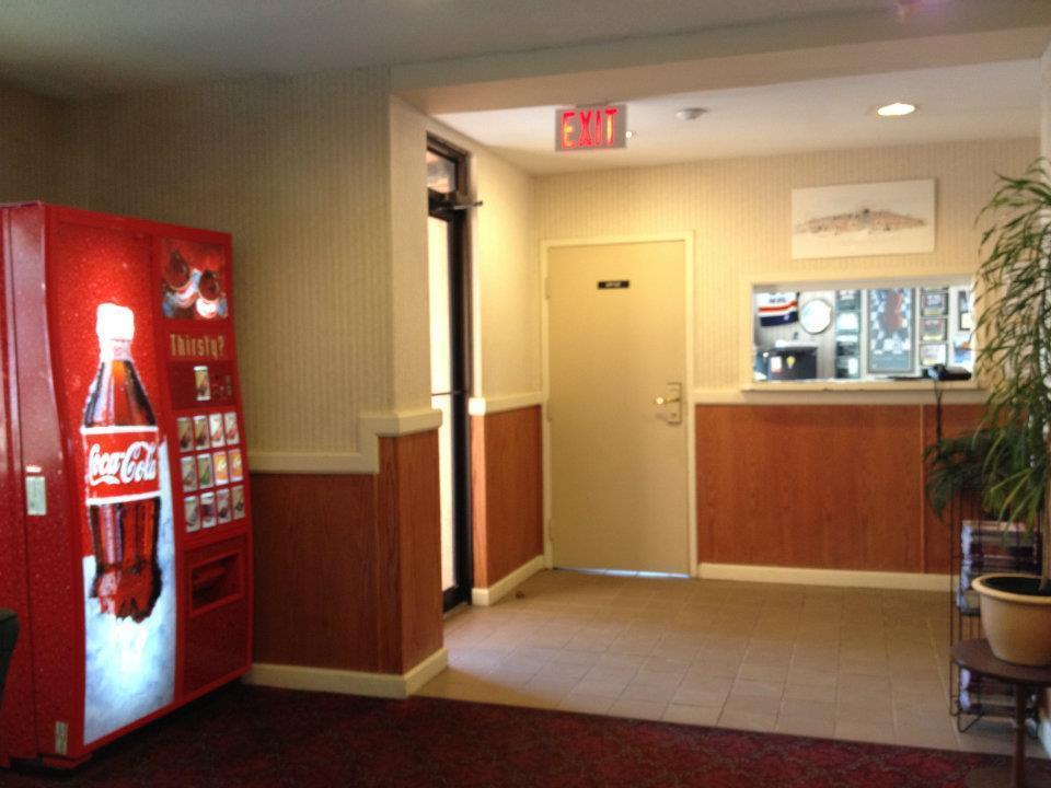 Travelodge By Wyndham ווסאגה ביץ' מראה חיצוני תמונה